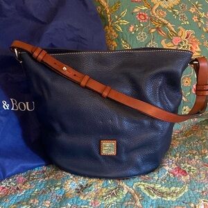 Rooney & Burke Pebble Leather Navy Crossbody bag